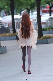 丝袜灰色美腿无内,美腿无瑕，尽显女性优雅魅力