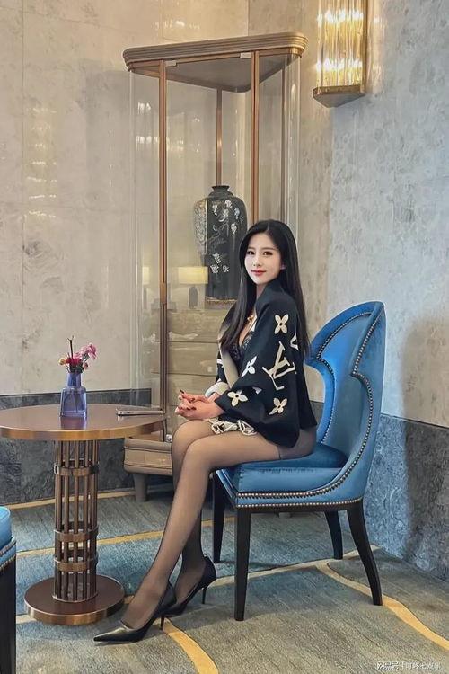 老婆丝袜高更鞋生活照