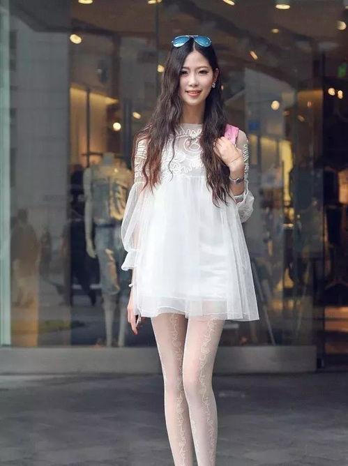 含着她丝袜,探寻女性魅力的丝滑秘密